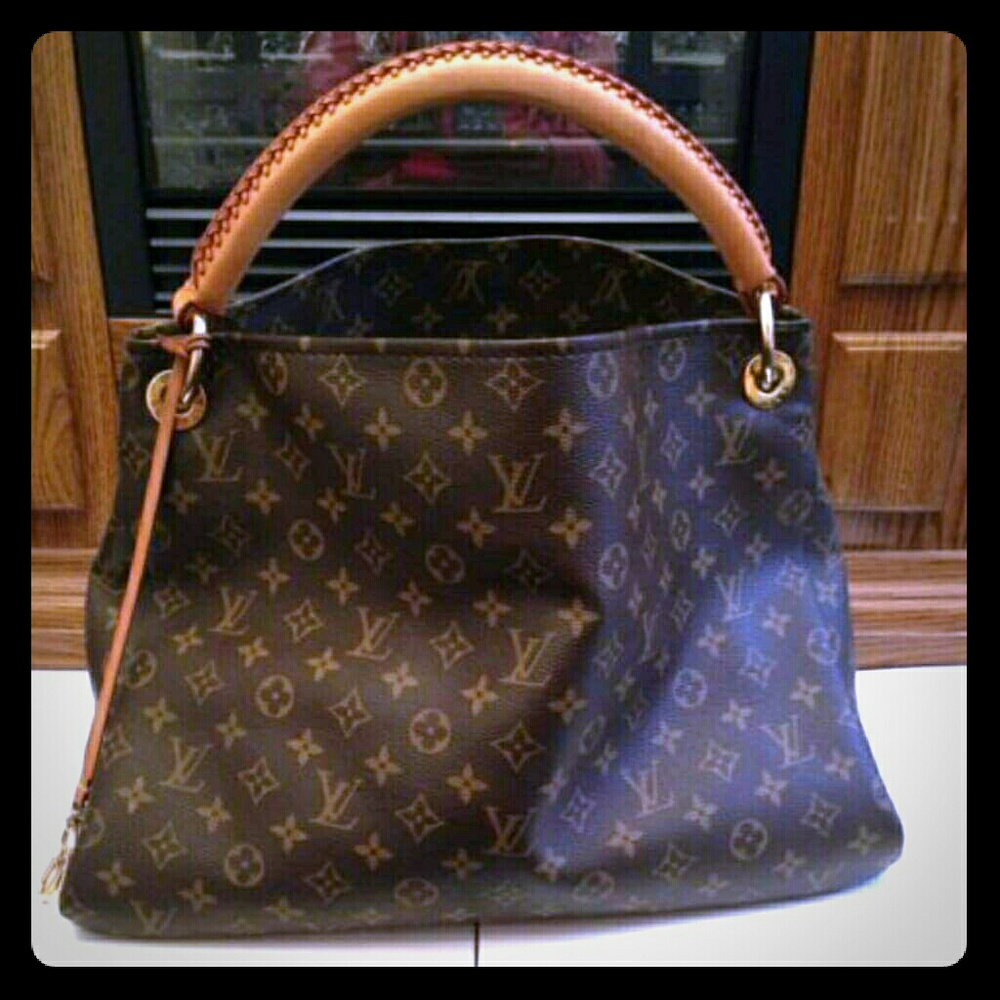 Louis Vuitton Artsy Mm